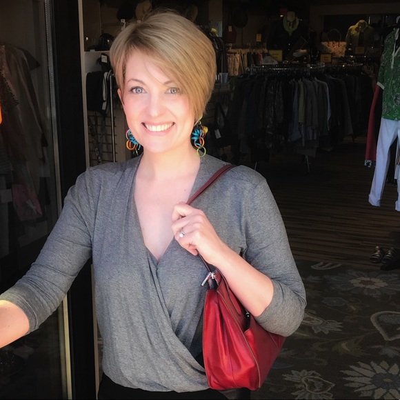 Meet your Posher, Cari - Picture 2 of 3